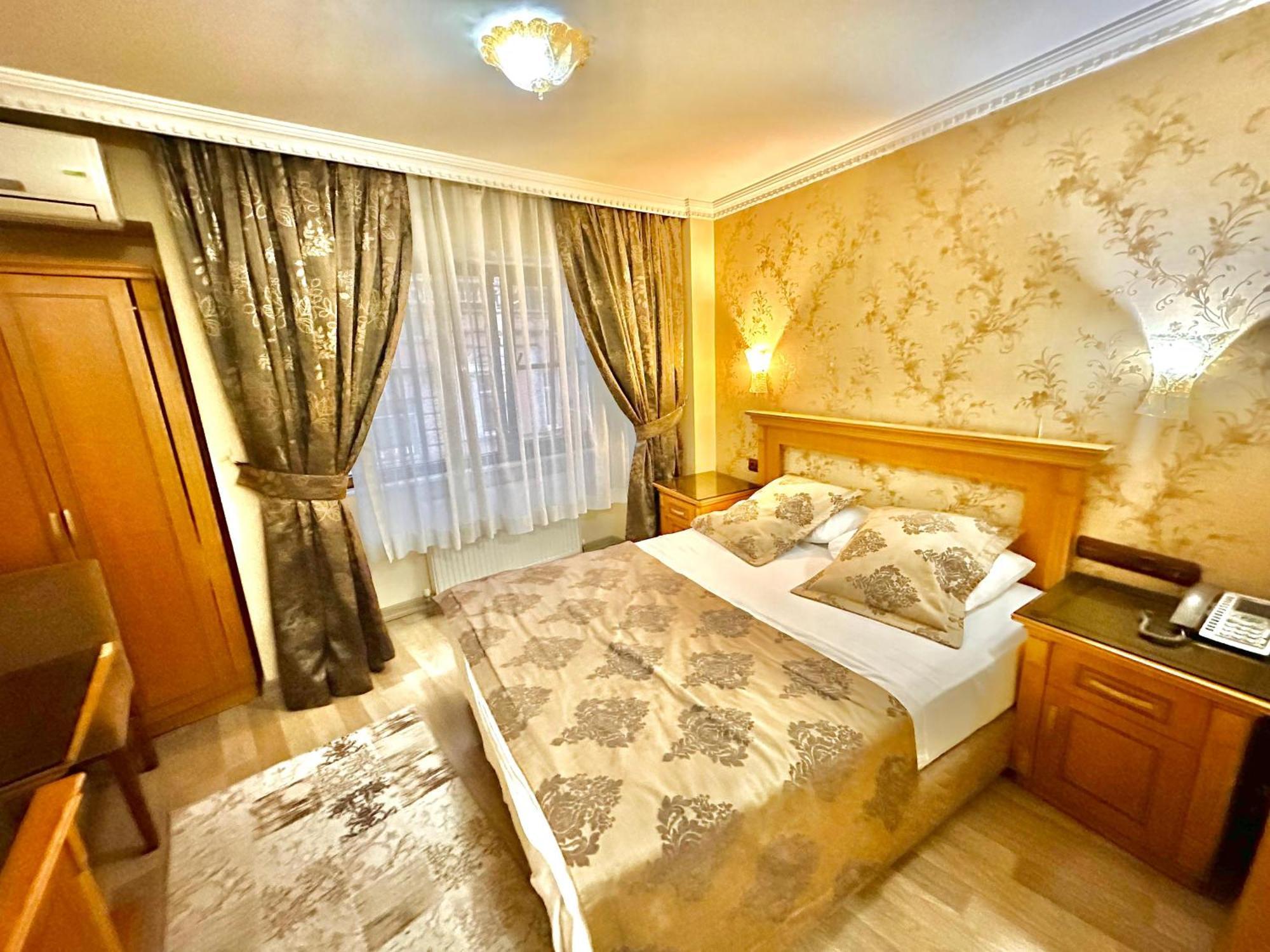 Hotel Golden Papirues Taksim Istanboel