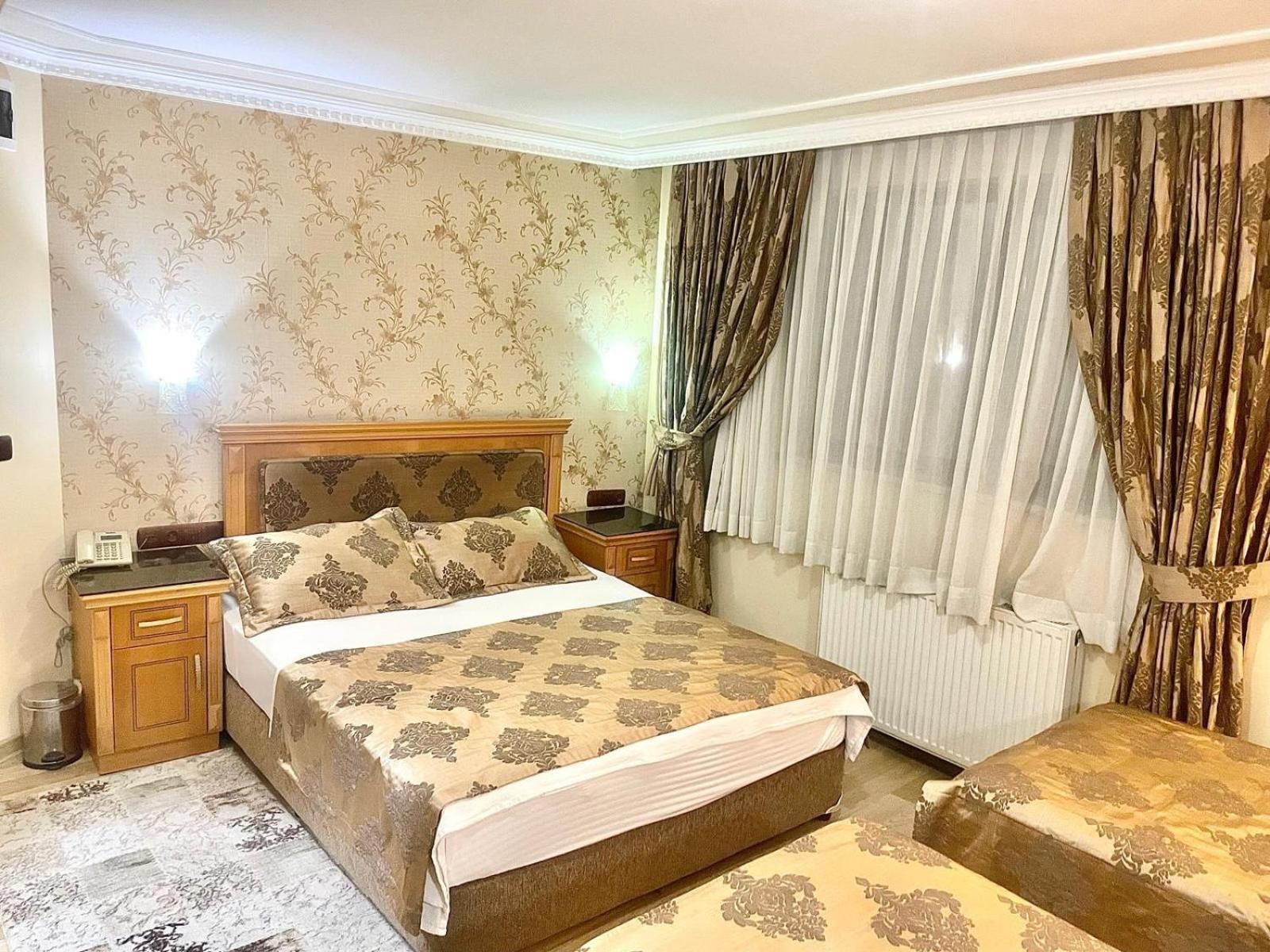 Golden Papirues Taksim Istanboel