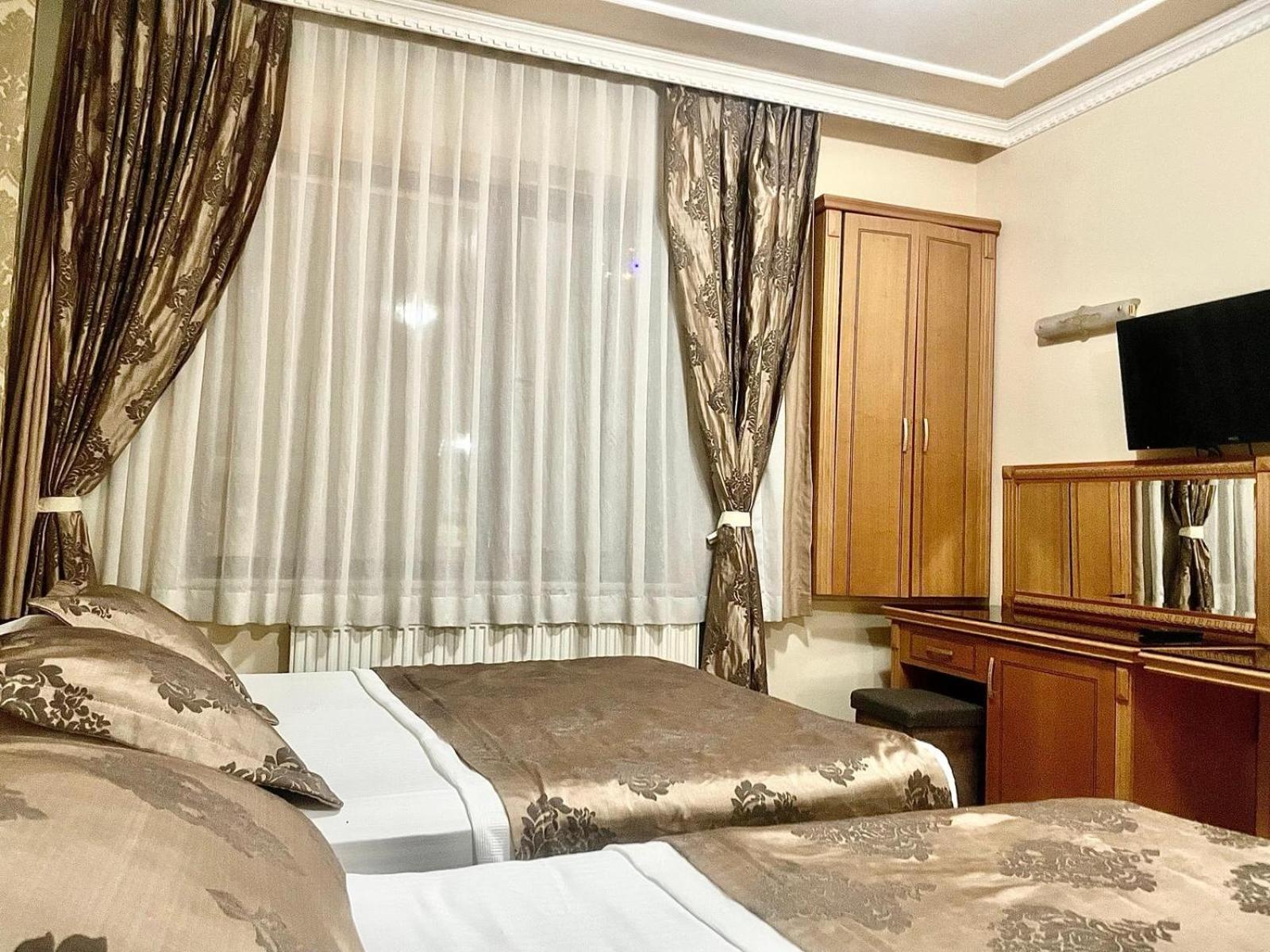 Hotel Golden Papirues Taksim 3*