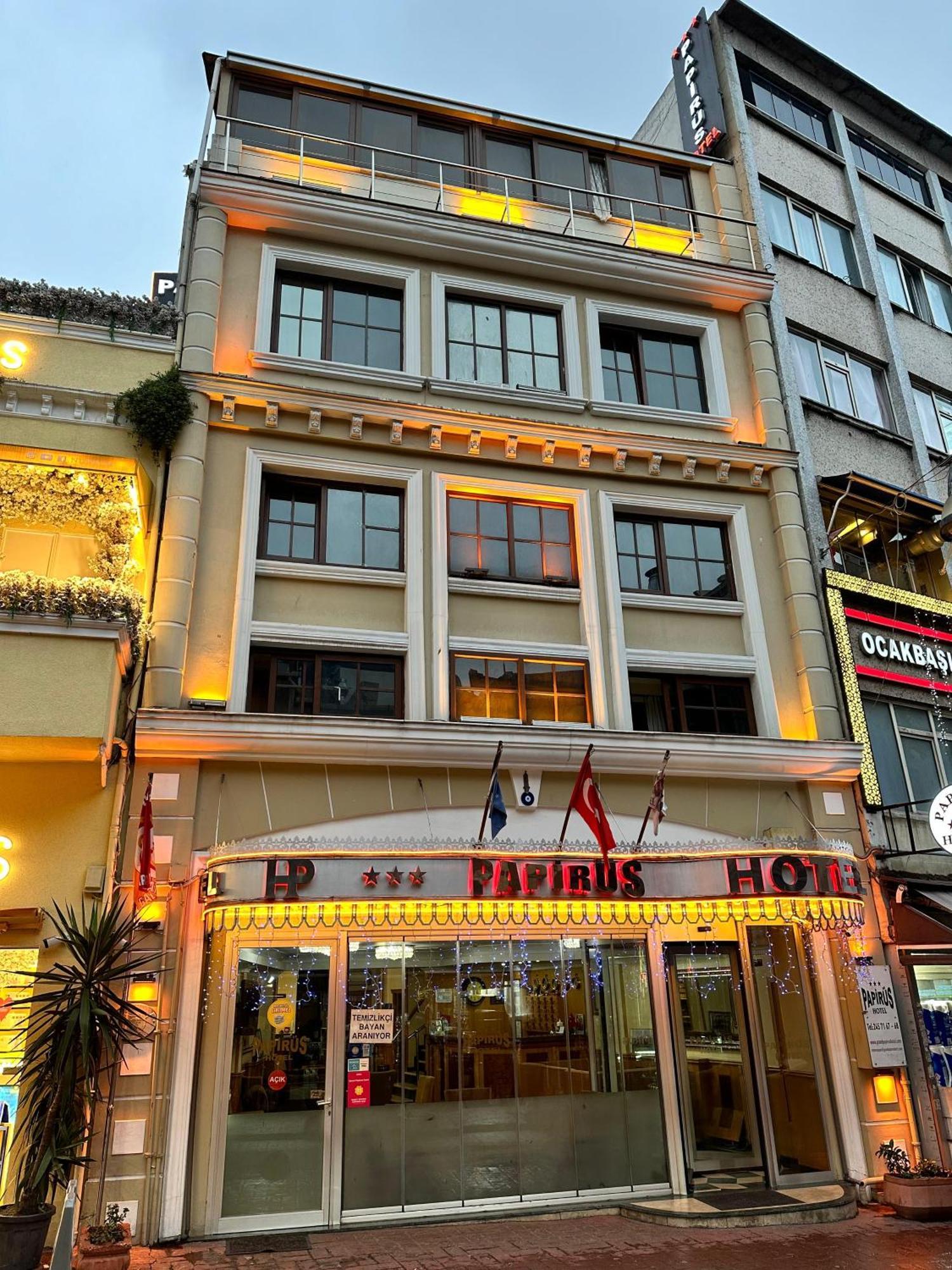 Golden Papirues Taksim 3*