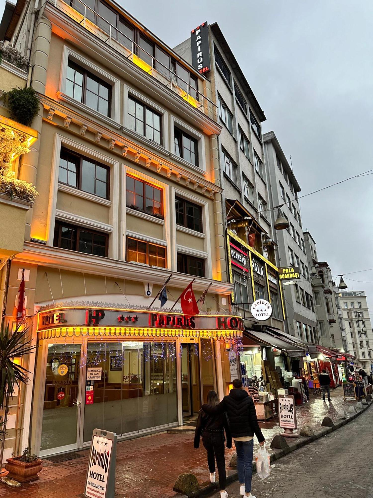 Golden Papirues Taksim Istanboel