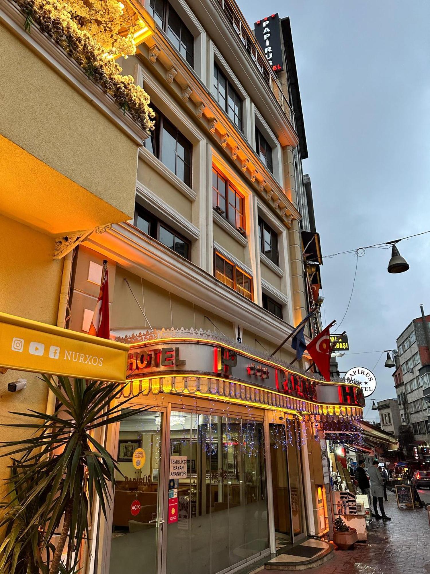 Golden Papirues Taksim