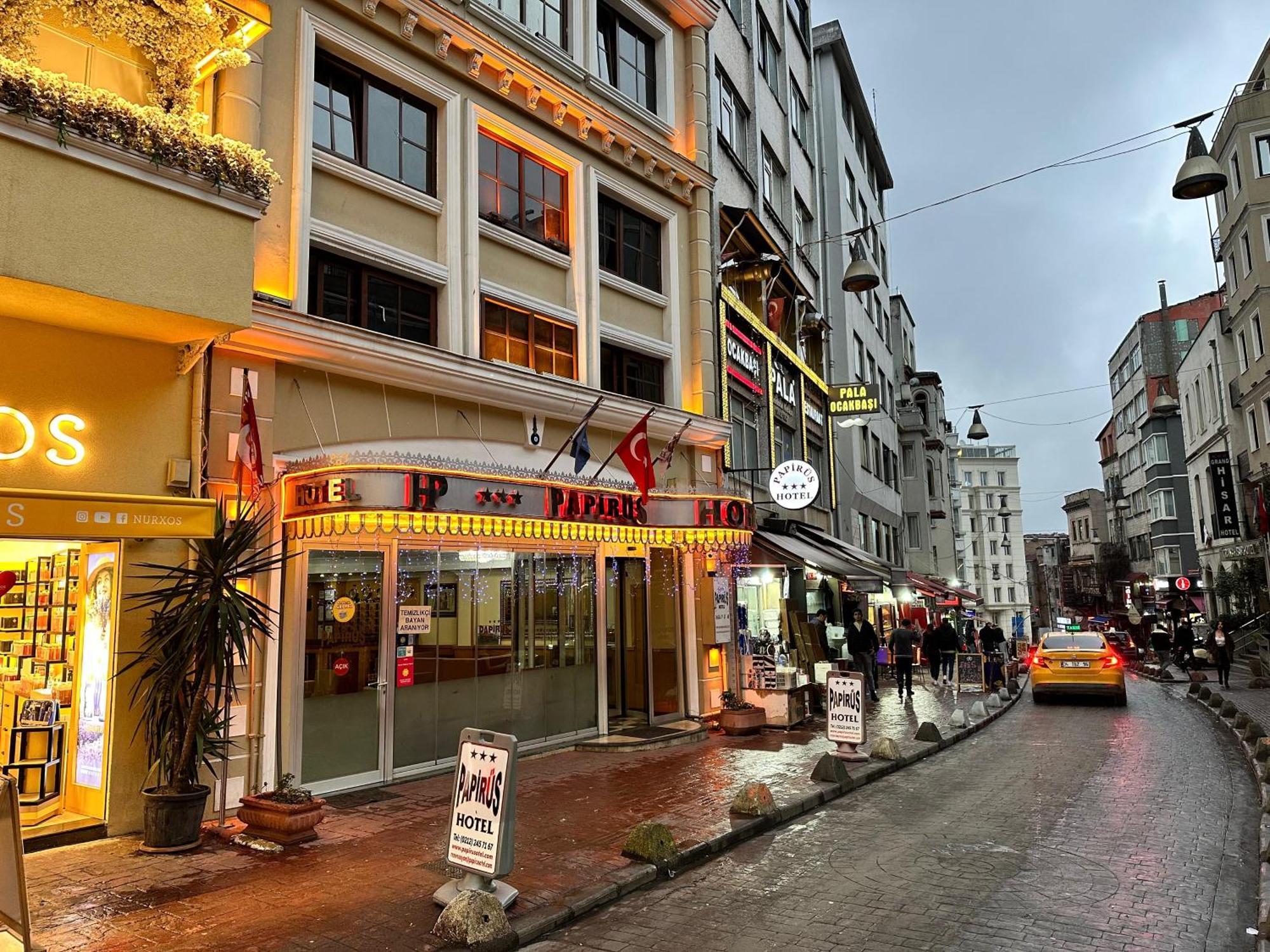 Golden Papirues Taksim Istanboel
